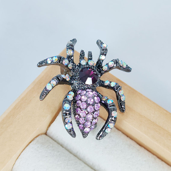 Καρφίτσα με έντομο, ρετρό στυλ; κράμα ψευδάργύρου; λειτουργίες: μνημειακή, διπλή χρήση, δώρο.