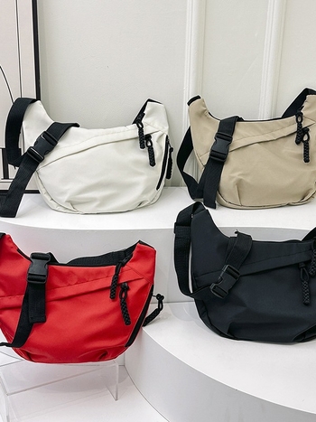 Nylon torba za rame Dumpling, ulični stil, zatvarač, poliester podstava, trodimenzionalni vanjski izgled