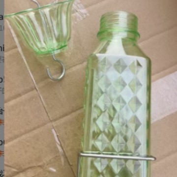 Хранилка за птици за двор, висяща, пластмасова, стил модерно изкуство, изработена чрез инжекционно формоване