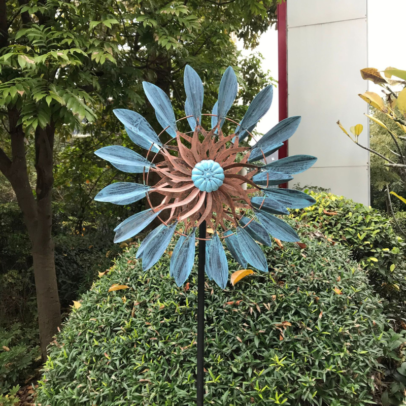 Kerti vasból készült szélmalom dekoráció 360°-os dupla oldalú forgással, állványos kivitel, modern minimalist stílus, hegesztett kivitel, Xiamen Senwei márka