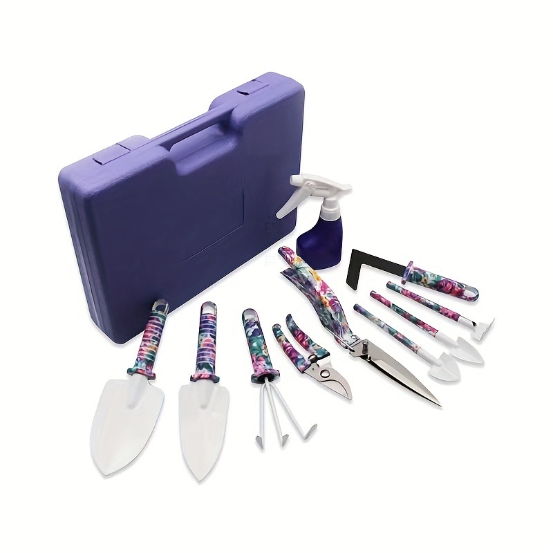 Kertészeti szerszámkészlet: ásó, metszőolló és permetező; vasfejű, műanyag fogantyúval; erkélyre, cserepekbe és a kertbe.