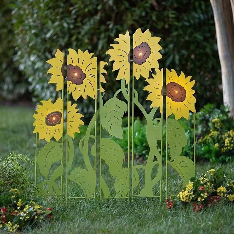 Kerti függő galvanizált fém dekor – pillangó és virág motívum, pasztorális stílus, gravírozás, félkézi és fél-mechanikus kivitelezés