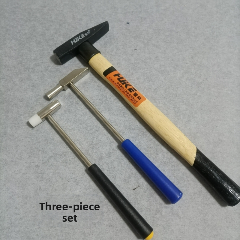 Nagų plaktukas su geležine galva