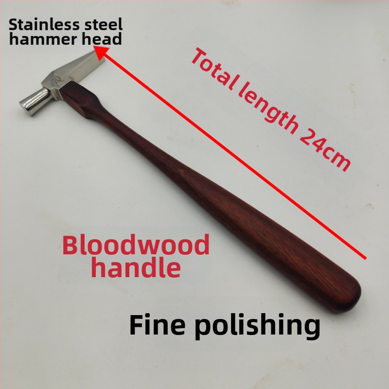 Nagų plaktukas su geležine galva