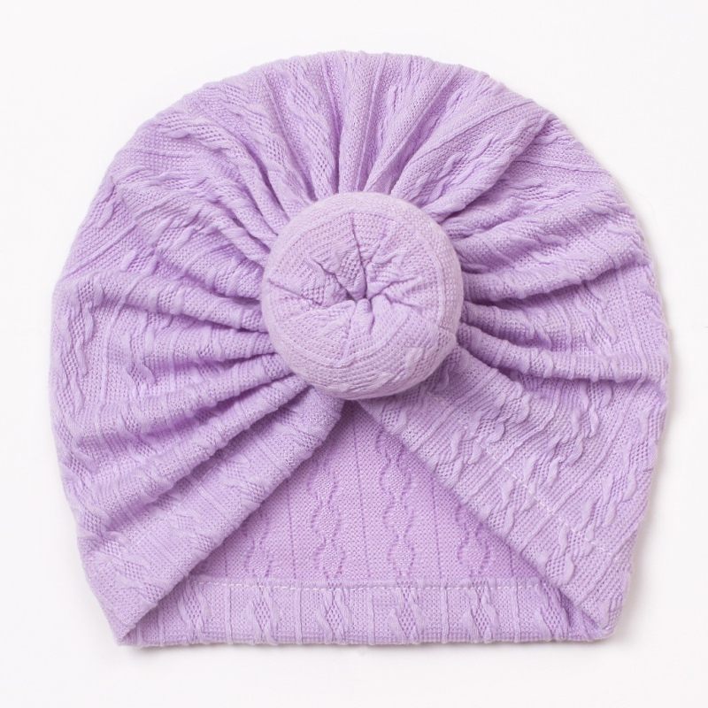 Babakapu kapucnis sapka jacquard mintával, fontanel védelme, kupolás forma, poliészter