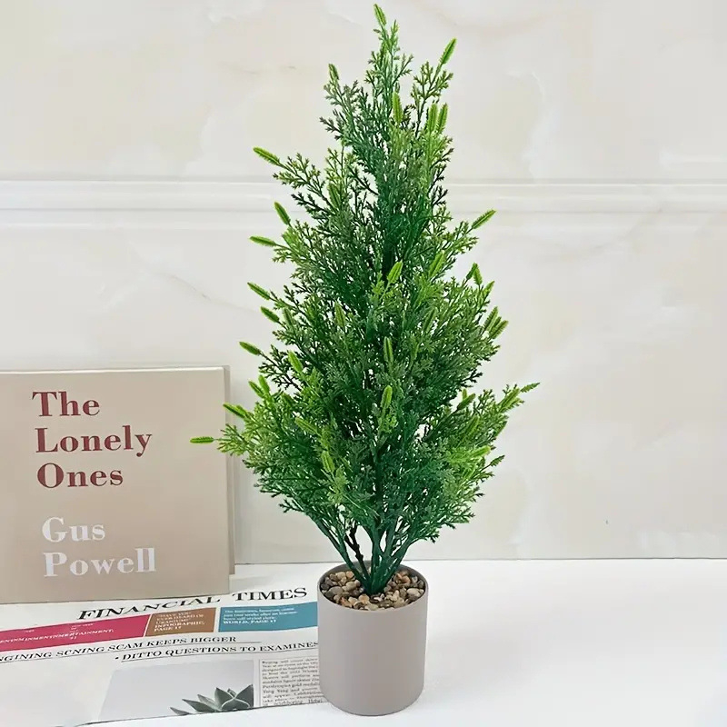 Plastikinė mažoji Kalėdinė eglutė, gaminta liejimo būdu – stalinis dekoras vestuvėms, lauko naudojimui ir fotografijos rekvizitams