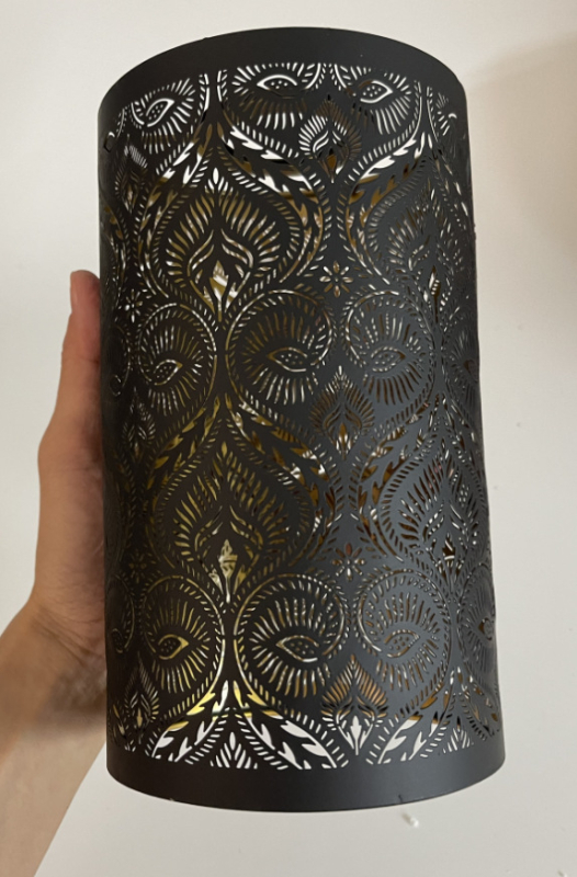 Αλουμινένιο κάλυμμα λαμπτήρα με λέιζερ χάραξη, μεταλλική επιφάνεια; επιλογές μορφών: ευθύς, τετράγωνος ή κυκλικός