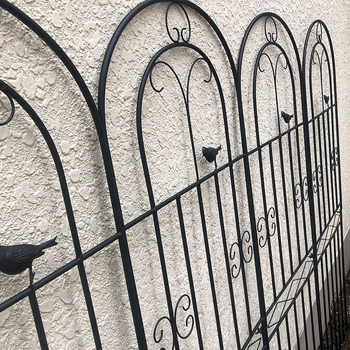 Μεταλλική βάση γλαστρών για αναρριχητικά φυτά — βάση δαπέδου, παραδοσιακό αγροτικό στυλ