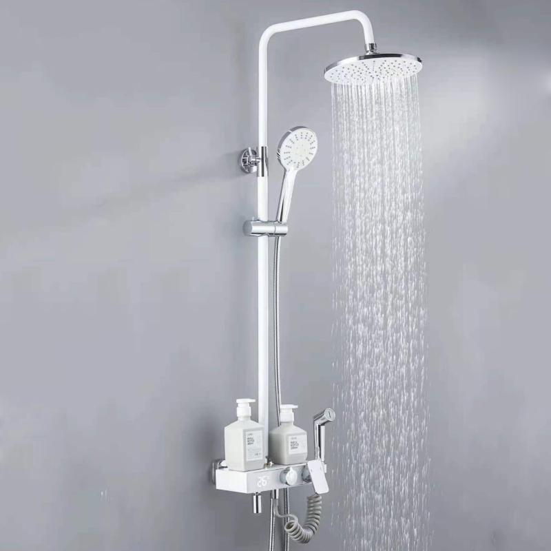 Dušo komplektas su vario korpusu, kvadratinio formos, sieninis tvirtinimas, funkcijos: purškimas, temperatūros reguliavimas, lietaus režimas; keturi lygiai išmaniai pastoviai temperatūrai su skaitmeniniu ekranu