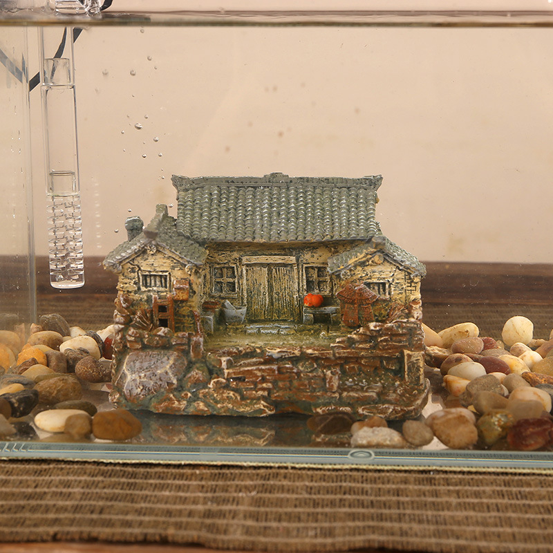 Pastorális mini ház gyanta dísz – asztali és autó dekoráció, virágcserepes dekor, táji dísz, kis ajándék