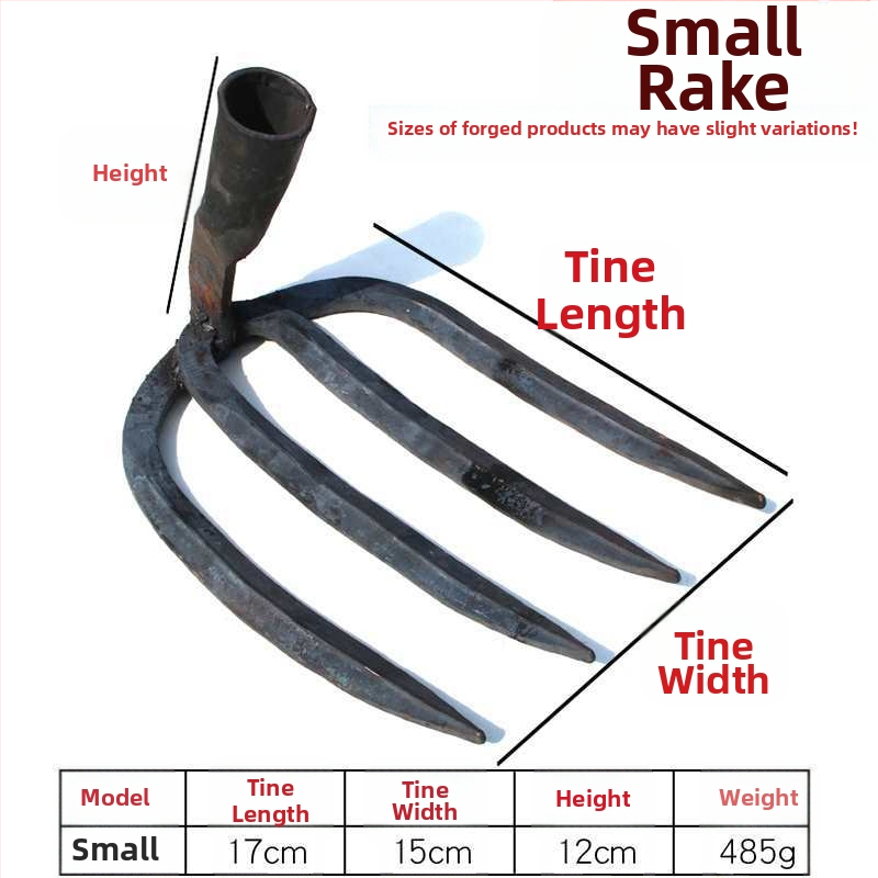 Keturių dantų kaltas plieninis grėblys daržo žemei laisvinti ir daržininkystei
