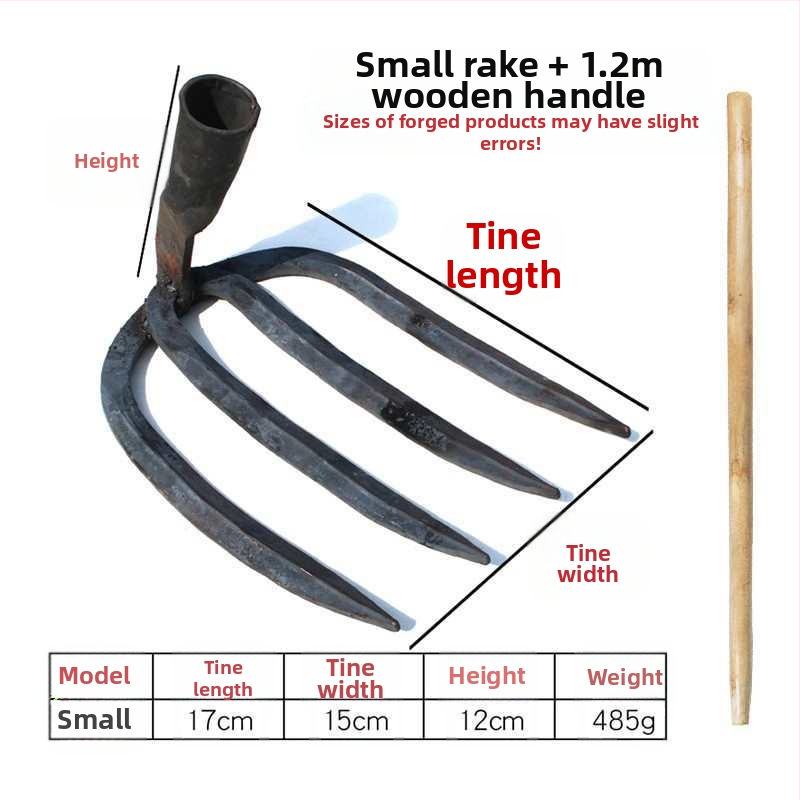 Keturių dantų kaltas plieninis grėblys daržo žemei laisvinti ir daržininkystei
