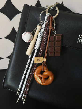 Κρεμαστό από τεχνητό δέρμα, Άνοιξη 2025, στυλ προσωπικότητας, άλλη τεχνολογία επεξεργασίας.