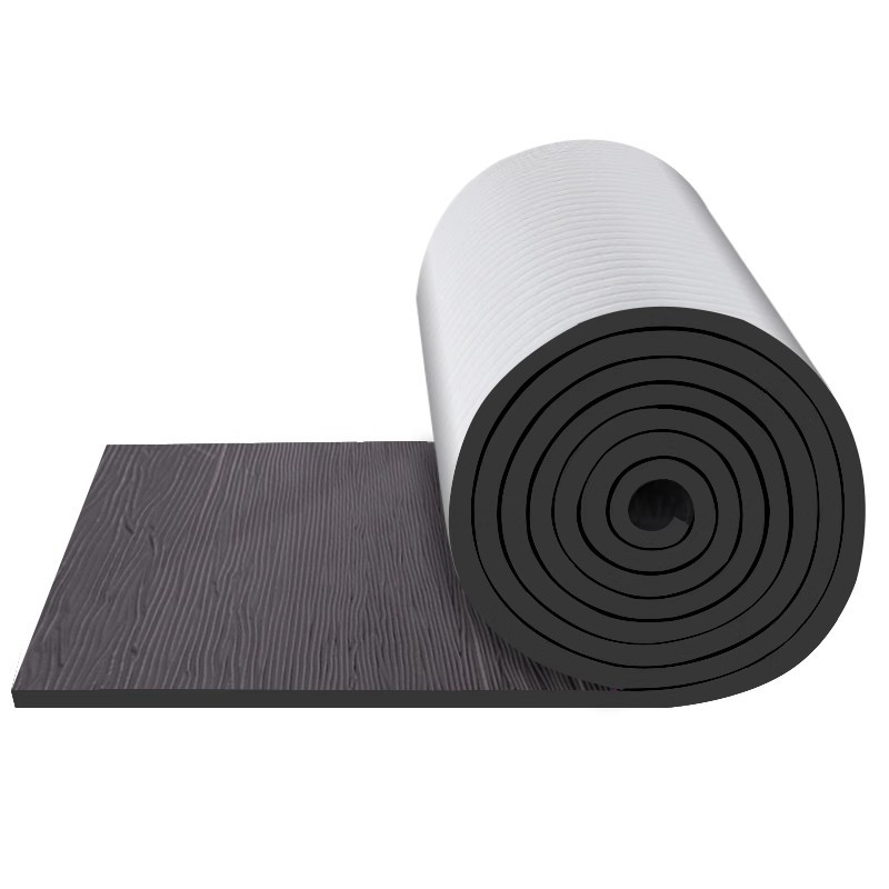 Aliuminio folijos izoliacija – lipnioji stogo izoliacija, mikroporozė, gumos-vatos šerdis, rulonas, 0.033 W/mK