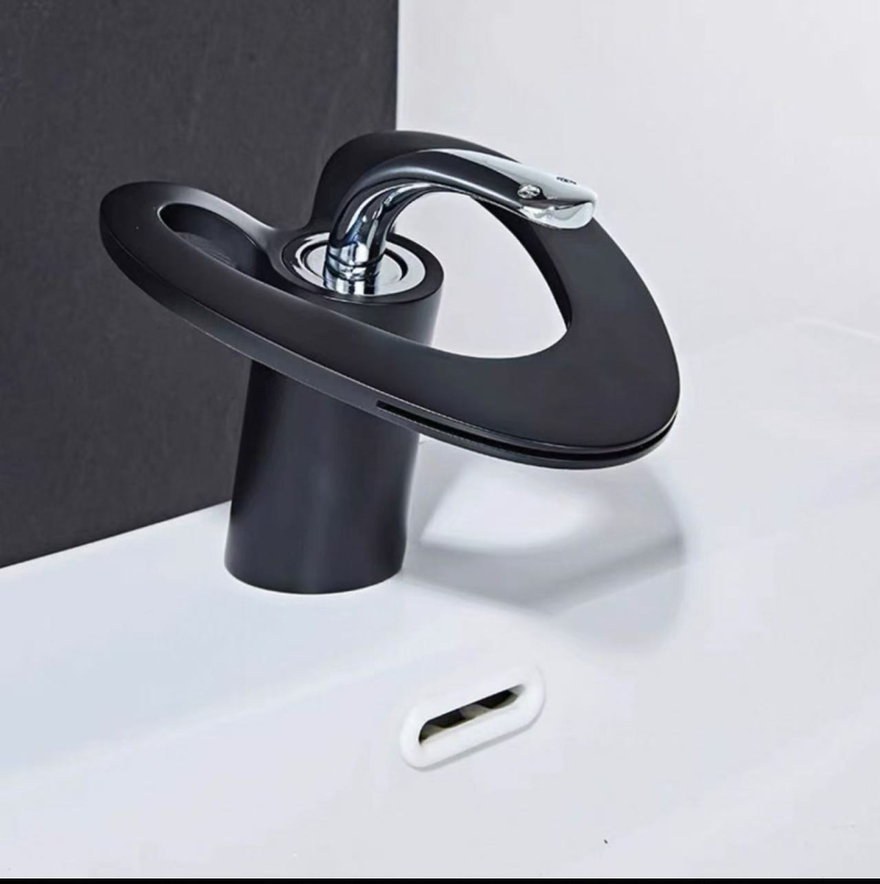 Réz anyagú fürdőszobai csaptele, modern minimalista dizájn, keverőcsap, emelőnyílású működés, bemenet-kimenet 2/1, kerámiás szeleppel