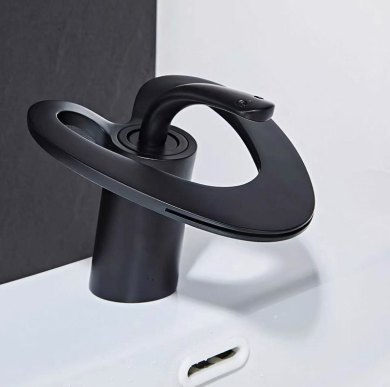 Réz anyagú fürdőszobai csaptele, modern minimalista dizájn, keverőcsap, emelőnyílású működés, bemenet-kimenet 2/1, kerámiás szeleppel