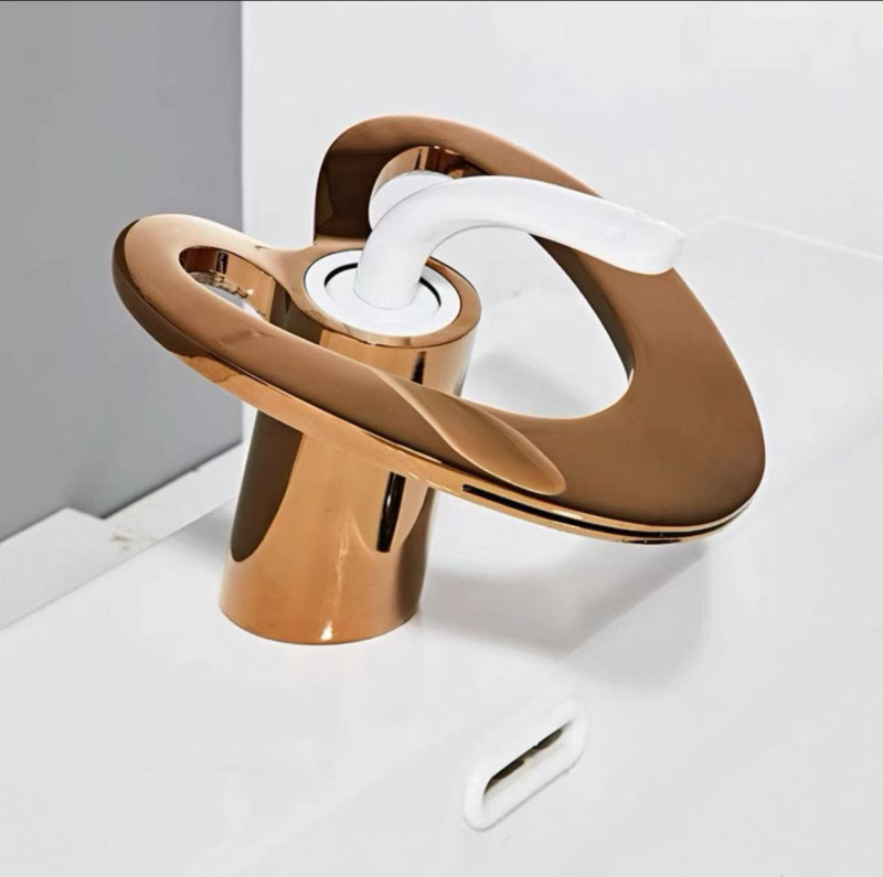 Réz anyagú fürdőszobai csaptele, modern minimalista dizájn, keverőcsap, emelőnyílású működés, bemenet-kimenet 2/1, kerámiás szeleppel