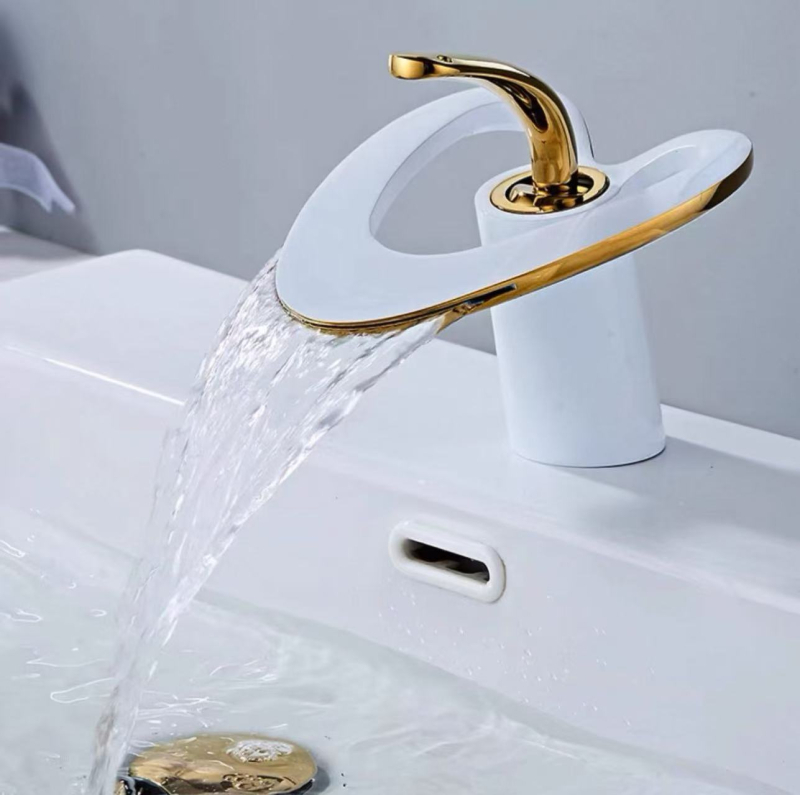 Réz anyagú fürdőszobai csaptele, modern minimalista dizájn, keverőcsap, emelőnyílású működés, bemenet-kimenet 2/1, kerámiás szeleppel