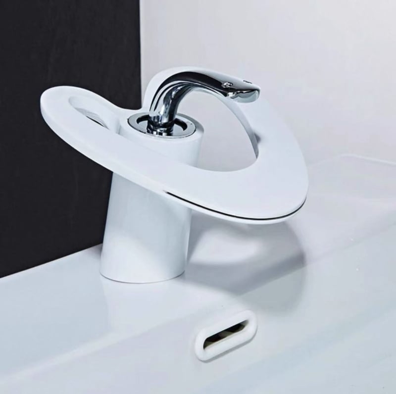 Réz anyagú fürdőszobai csaptele, modern minimalista dizájn, keverőcsap, emelőnyílású működés, bemenet-kimenet 2/1, kerámiás szeleppel