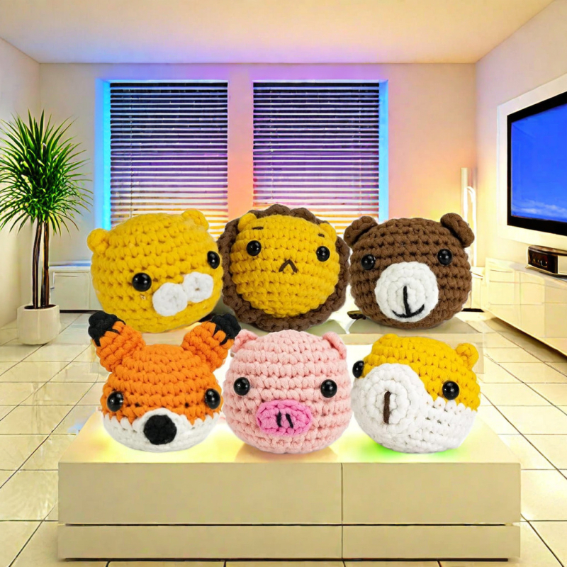 Rinkinys megzti gyvūnėliams su vilnos siūlais – pusiau verptas, susukti siūlai, pieno medvilnė