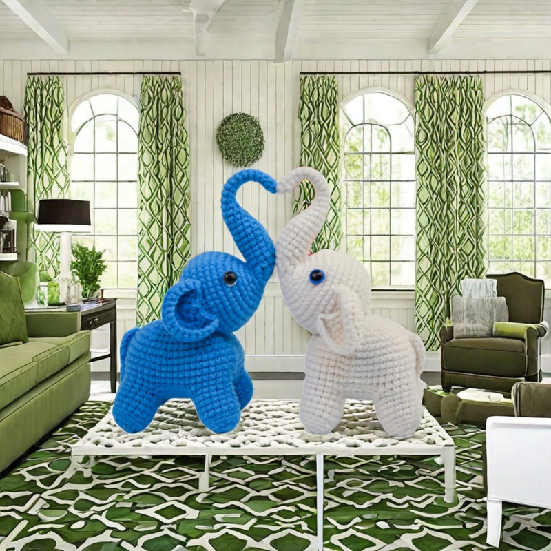 Rinkinys megzti gyvūnėliams su vilnos siūlais – pusiau verptas, susukti siūlai, pieno medvilnė