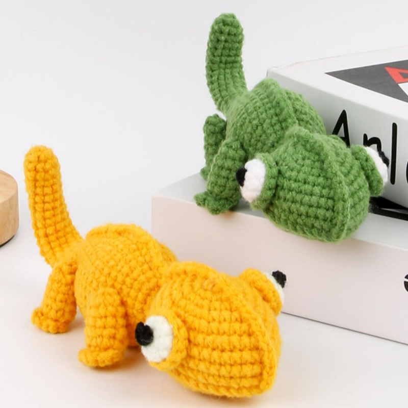 Rinkinys megzti gyvūnėliams su vilnos siūlais – pusiau verptas, susukti siūlai, pieno medvilnė