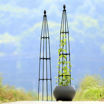 Torony típusú kültéri virágtartó műanyag bevonatú acélcsővel és gyűrűvel
