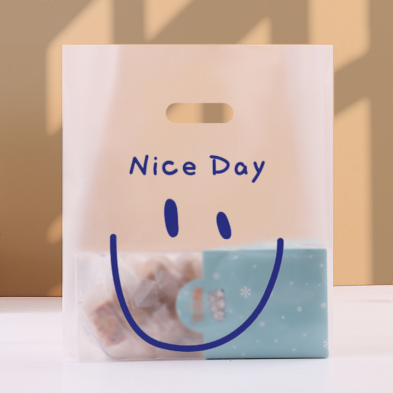 Прозрачна пластмасова опаковъчна торбичка за сладкарски изделия и за доставка, с отпечатано лого