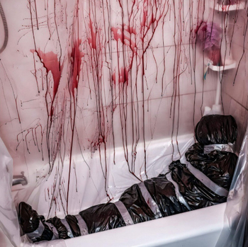 Halloween εξωτερικό διακοσμητικό προ: Τρομακτικό ψεύτικο πτώμα κούκλα για διακόσμηση στοιχειωμένου σπιτιού (Υλικό: Πλαστικό; IP Άδεια: Όχι; Κατηγορία: Διακοσμητικά; Προϊόν: Rekvizit τοποθέτησης χώρου)