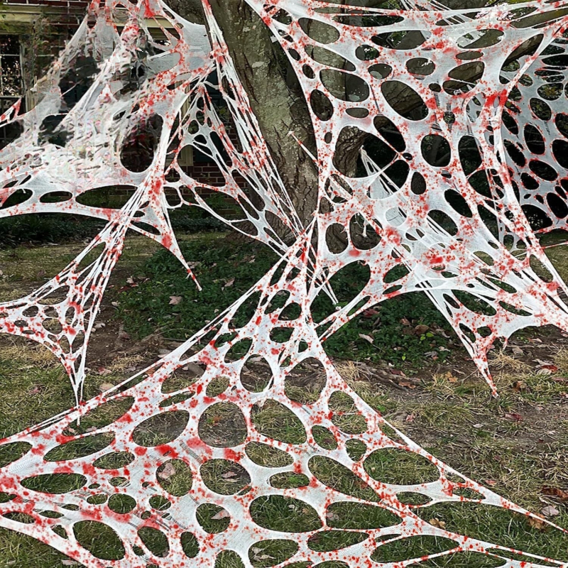 Halloween helyszín-elrendezési rekvizit – vérfoltos, elasztikus anyagú, pókháló mintázatú textília kültéri udvarhoz (Típus: dekoráció helyszín-berendezéshez; Kategória: függő díszek; Stílus: Halloween; Alkalmazható ünnepek: Halloween, Húsvét)