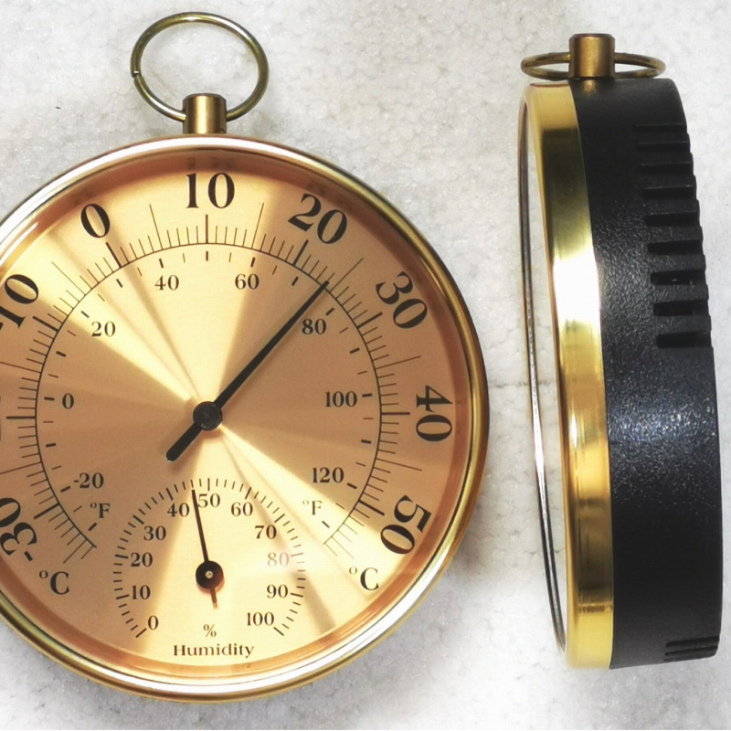 TH9100G HM márkájú hőmérséklet- és páratartalom mérő; felbontás 2% RH, 2°C; mérés pontossága: hőmérséklet ±2°C, páratartalom ±7%; otthon, iroda, raktár számára.