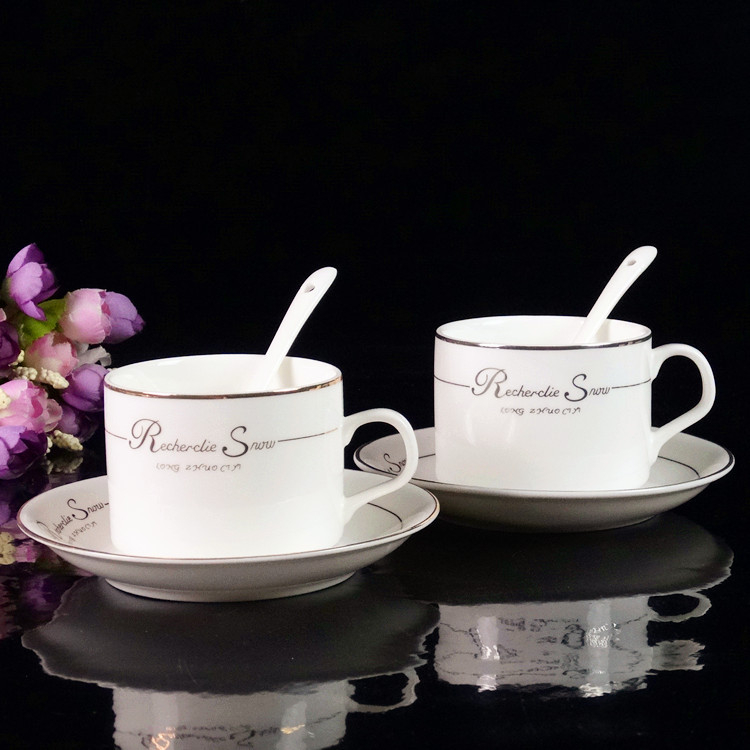 Portselaninių kavos puodelių rinkinys su padėkliuku ir šaukšteliu, 3 dalių rinkinys, logotipo spausdinimas, galimybė pritaikyti