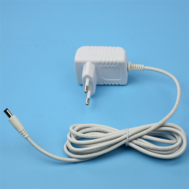 AC/DC maitinimo šaltinis LED varinės vielos girliavai, 12V 0.5A, 6W, PWM, pilnas tiltas, IP20, CE/GS