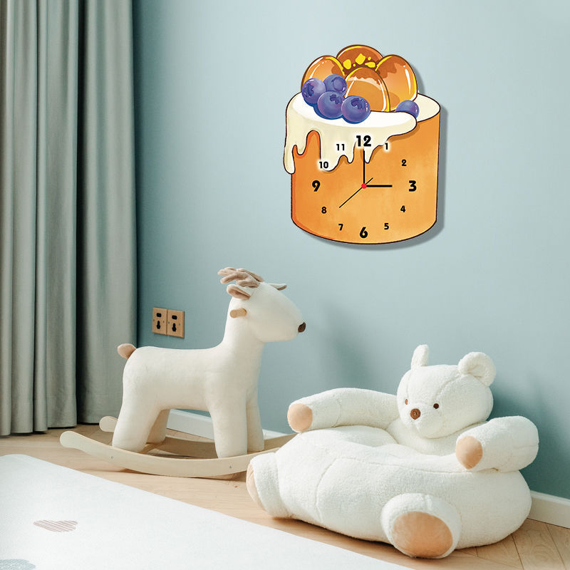 Sieninis laikrodis su torto motyvu ir animaciniu stiliumi, medinis korpusas, kvarcinis mechanizmas, termiškai dengtas skydelis