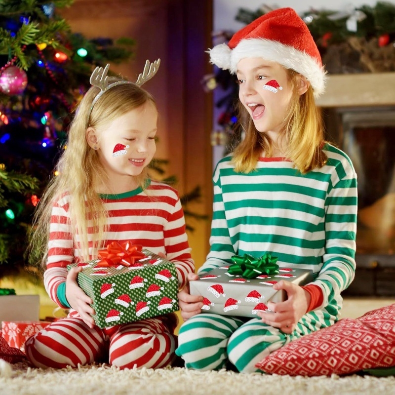 Ziemassvētku dāvanu etiķetes — 500 gab. uz ruļļa, pašlīmējošs vara kartons, druka