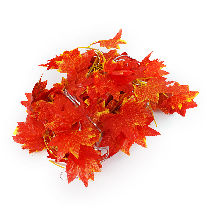 LED завесни светлини с дизайн на кленов лист (100 светодиода, USB захранване, IP44, димер, дистанционно управление)