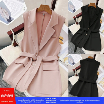 Varrukateta vest, slim-fit lõige, kahe nupu plokk, ülikonna krae, polüester 95%+