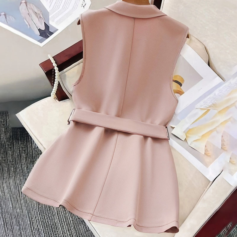 Varrukateta vest, slim-fit lõige, kahe nupu plokk, ülikonna krae, polüester 95%+