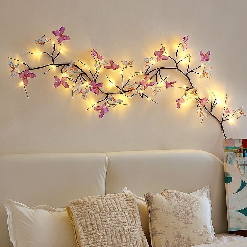 LED sienas lampa ar zariņa motīvu un tauriņu – romantiska istabas dekors, dimmable, 110V, CE sertifikāts, zīmols Red Brocade