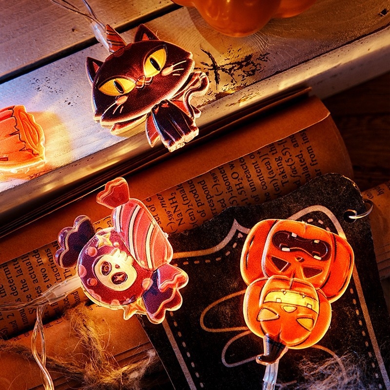 Halloween LED díszítő füzér Cartoon figurákkal: tök, szellem, pók (IP42; akkumulátorról működik; 10–100 LED; ≤36V; élettartam 10000 h)