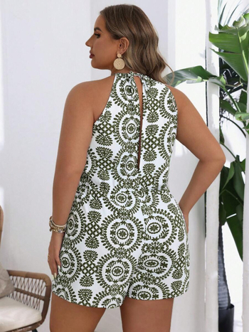 Άνετη αμάνικη ολόσωμη φόρμα με ανοιχτή πλάτη, υψηλή μέση, μήκος 3/4, πολυεστέρας