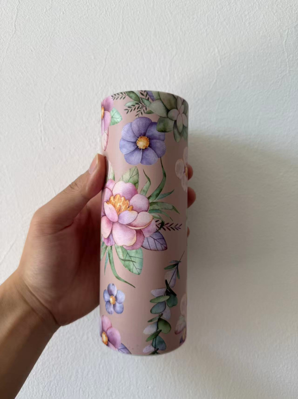 Автомобилен цилиндър за салфетки — Модел 001; чиста дървесна пулпа; 40 листа; първокласна хартия; без аромат