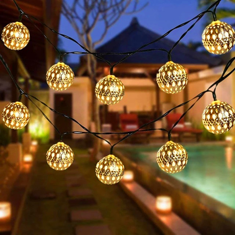 Függő LED-sor lámpa, marokkói golyó alakú fémszféra, modell CL-MLGQ01, 100 lm, 3V, dimmelhető