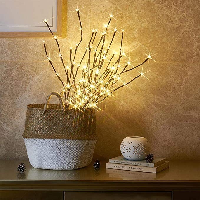 Lampa s granama – noćna svjetiljka u skandinavskom stilu za spavaću sobu, dekorativno osvjetljenje atmosfere