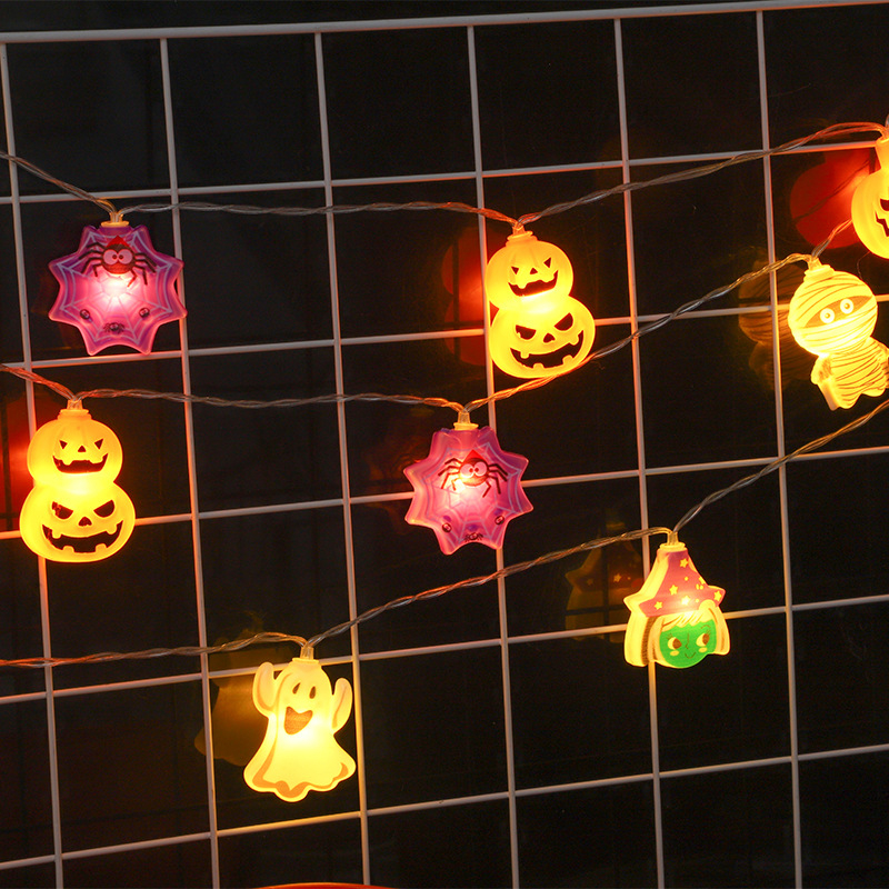 Halloween LED fényfüzér tök, koponya és szellem motívumokkal, 20 LED-del, IP42, bemeneti feszültség ≤36V, élettartam 50 000 óra, akkumulátoros doboz