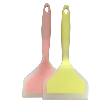 Silikoninis kepimo šaukštas - nelipnus, atsparus aukštoms temperatūroms, neslidus, apsauga nuo nudegimų, rankena iš silikono su plastiko įvyniojimu; pritaikoma