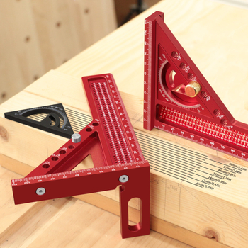 Двуинструментално комбинирано триъгълно правило с удължен дебел дърводелски квадрат и дупково чертаещо правило