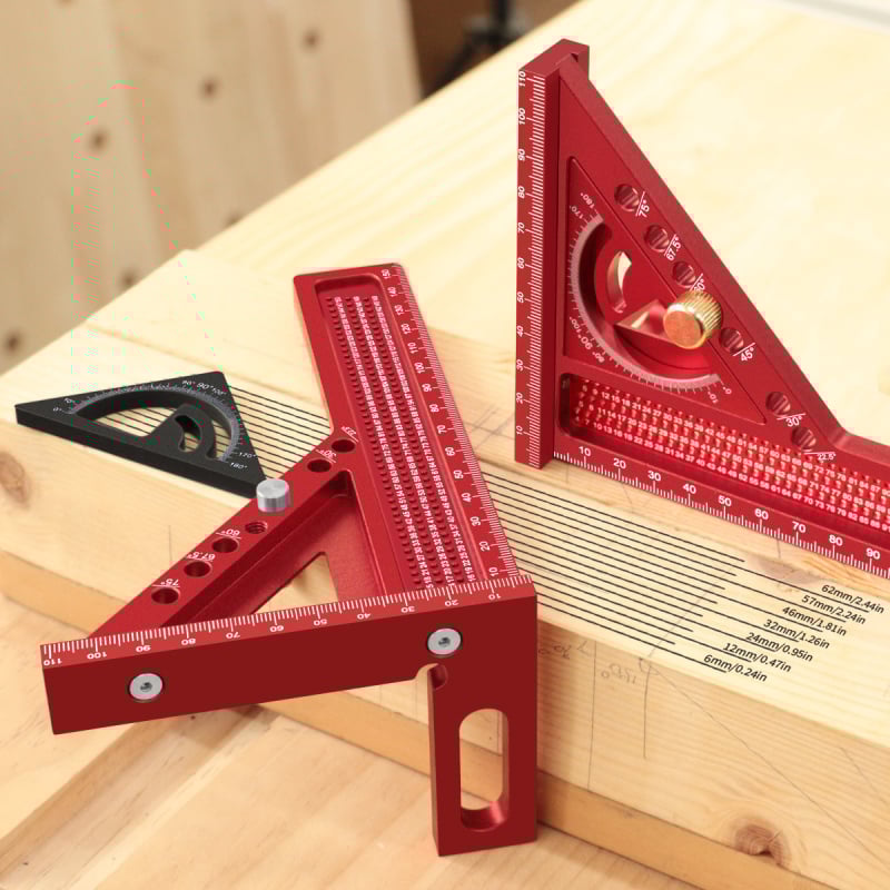 Двуинструментално комбинирано триъгълно правило с удължен дебел дърводелски квадрат и дупково чертаещо правило