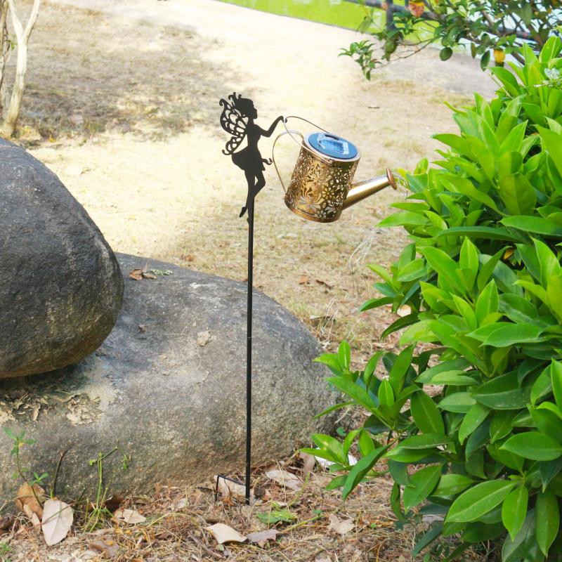 Kovácsoltvas napelemes kerti lámpa zuhanyfej-stílusú, meleg fény, 0,06 W, 2 V, 6–12 óra üzemidő
