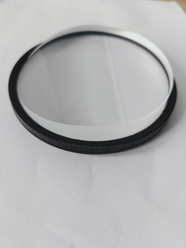 UV φίλτρο για DSLR XLJ48 — διαμέτρειες δαχτυλιδιού κάμερας 52–82 mm; περιλαμβάνει θήκη φίλτρου, microfiber πανί, τσαντάκι για φίλτρο; OEM επεξεργασία